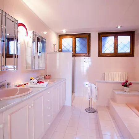 Sleeps 5 Pool شقة ميزّيجرا