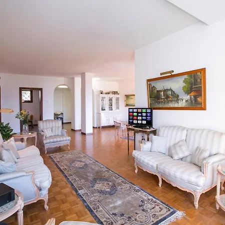 Sleeps 5 Pool Apartment