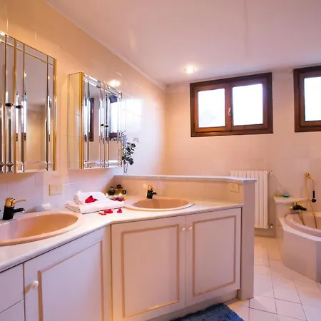 Apartment Sleeps 5 Pool Mezzegra